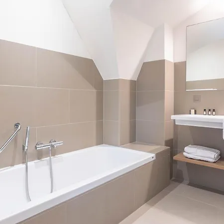 胡伊斯霍埃威酒店 3*