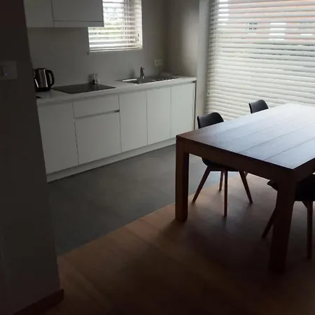 胡伊斯霍埃威酒店 3* 克诺克－海斯特